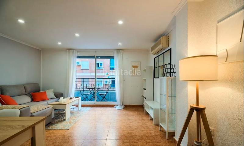 Foto b5040be5-b609-4c36-bb3e-06c7f9023816. Etagenwohnung in Baix Guinardó Barcelona