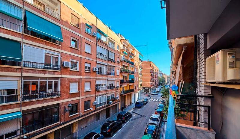 Foto b66ac005-cb55-4200-aebb-26d280779dd9. Etagenwohnung in Baix Guinardó Barcelona