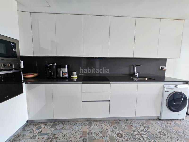 Foto e266fed2-8aa1-40f1-b597-e3d8c532f9f5. Rent flat with heating pool in Port Badalona