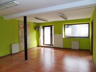 Miete Geschäftsraum in Santa María de Cayón. Local comercial en el centro de saron