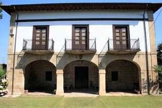 House in Renedo. Casa señorial del siglo xix