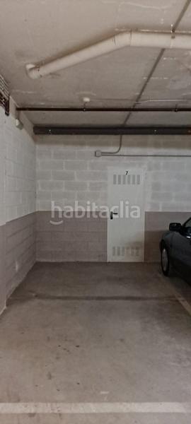 Foto 5885383c-a79e-4565-8f85-4bbbfe5fcea4. Aparcament cotxe a Castañeda