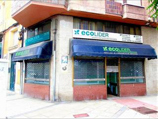 Local Comercial en Castilla - Hermida. Local en el centro de santander