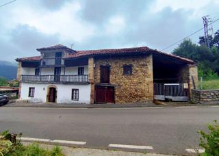 Xalet a Santiurde de Toranzo. Casa de piedra montañesa a reformar