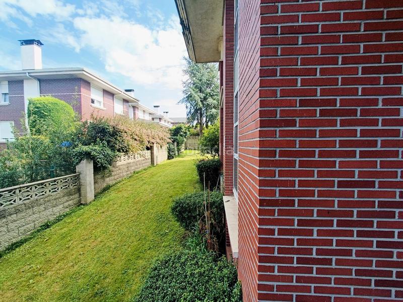 Foto 7d434317-f548-487f-bae3-52d4adc95c69. Casa amb calefacció aparcament piscina a Maoño - Azoños Santa Cruz de Bezana
