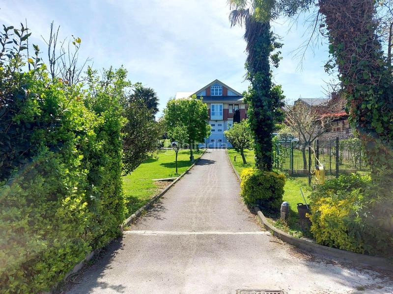 Foto b93628ed-fc7b-48fa-8e0a-1caa14e2ac0b. Casa amb calefacció aparcament piscina a Maoño - Azoños Santa Cruz de Bezana