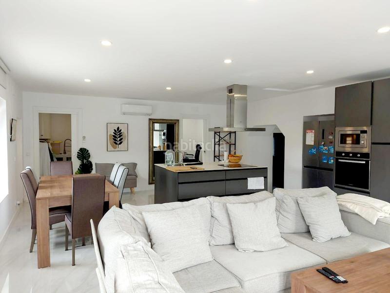 Foto 98d046f2-41d2-4de1-80c2-35c021dd2237. Casa adossada amb calefacció aparcament a Maoño - Azoños Santa Cruz de Bezana