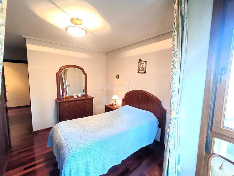 Foto 12d69b30-0d36-4779-8136-21b052245f32. Piso amplio piso en Los Castros en Los Castros Santander