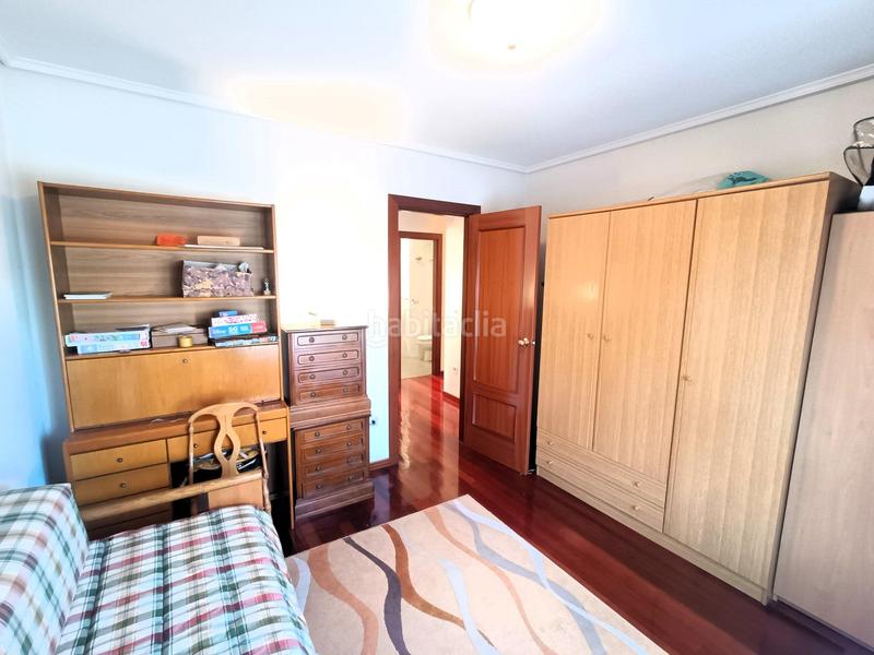 Foto 6cc74e18-16f7-484a-86fb-d7ee3336f37b. Piso amplio piso en Los Castros en Los Castros Santander