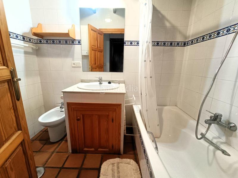 Foto 2bdabc93-df4d-4264-8588-6a416715aa6a. Casa amb calefacció aparcament a Revilla Camargo