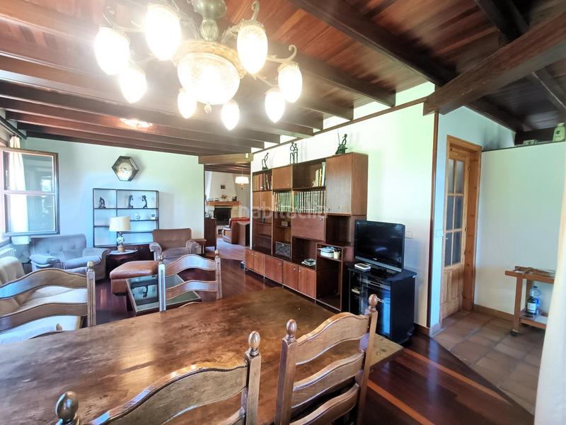 Foto 4598d4f8-7a64-4abc-a214-949e540ebe88. Casa amb calefacció aparcament a Revilla Camargo