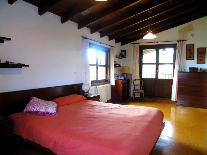 Foto 6efb81d0-76c7-4e4b-855d-0c5df1fd97a1. Casa amb calefacció aparcament a Revilla Camargo