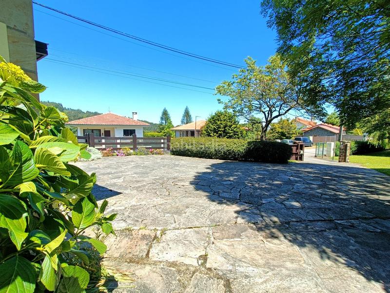 Foto 8eebf33d-3969-451c-84c1-e65e64f0e4fb. Casa amb calefacció aparcament a Revilla Camargo