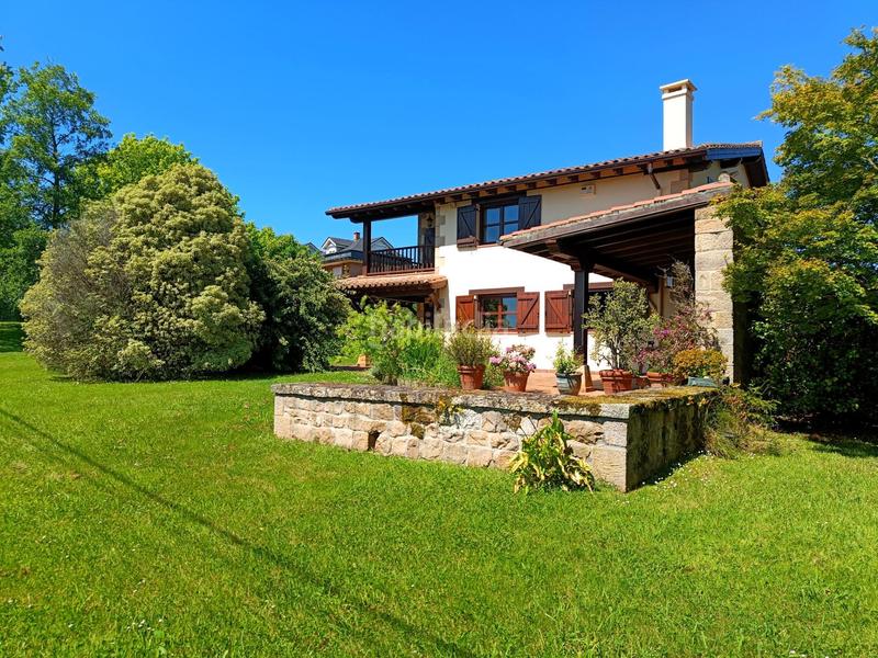 Foto e37c1476-b376-4f1f-9f4a-75a99311e2e1. Casa amb calefacció aparcament a Revilla Camargo