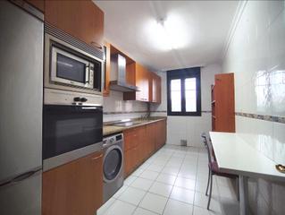 Alquiler Piso en La Pereda. Amplio piso en santander, zona s20