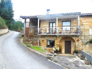Casa a Santiurde de Toranzo. Casa pareada para reformar