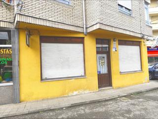 Local Comercial en Santa Mara de Cayn. Local comercial esquinero en la penilla de cayon