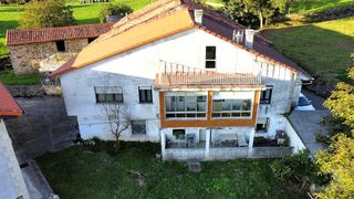 Semi detached house in Penagos. Vivienda aosada por un solo lado en penagos. multiplez opciones