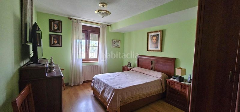 Foto 6a217b3d-4f3c-4a90-96e2-3a57237df246. Casa adossada amb calefacció aparcament a Penagos