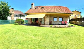 Chalet en Maliao. Coqueto chalet independiente en maliao