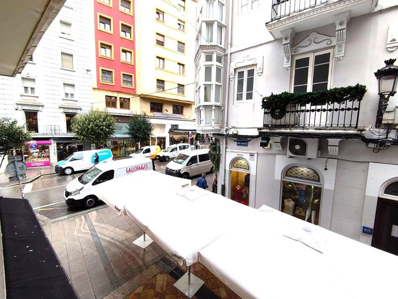 Foto ea3733b1-2dcc-4d87-be29-43beb22de499. Pis a Centro - Ayuntamiento Santander