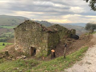 Casa a Saro. Cabaña para reconstruir en llerana de saro