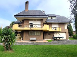 Chalet in Santa María de Cayón. Casa independiente en la abadilla