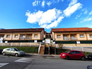 Towny house in Solares - Valdecilla. Chalet esquinero en solares para entrar a vivir.