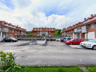 Etagenwohnung in Castañeda. Piso de 2 habitaciones con garaje y trastero