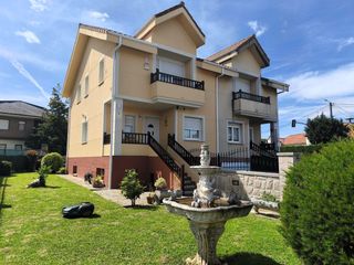Casa adossada a Revilla. Chalet pareado en venta en revilla