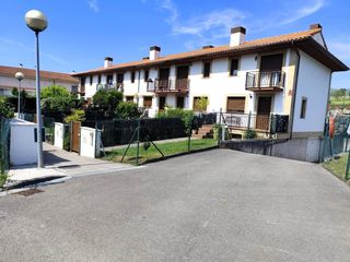 Casa adossada a Santiurde de Toranzo. Chalet adosado en el valle de toranzo