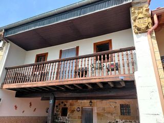 Semi detached house in Carandía. Casona de piedra