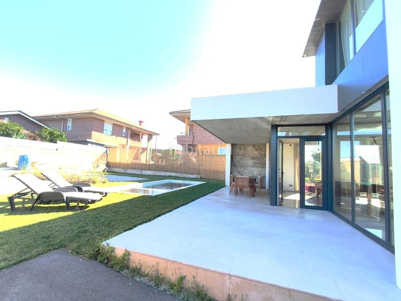 Foto d0c8bda8-77da-46ab-ad90-233d90dbc17c. Xalet amb calefacció aparcament piscina a Alisal - San Román Santander