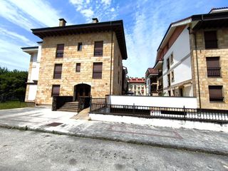 Etagenwohnung in Santa María de Cayón. Piso de 2 habitaciones en saron