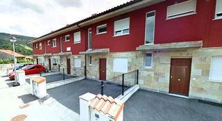 Reihenhaus in Santa María de Cayón. Chalet adosado en lloreda de cayon impecable!!!