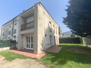 Ground floor in Castañeda. Bajo con jardín de dos habitaciones