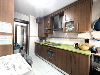Flat in Santa María de Cayón. Piso de tres habitaciones en saron