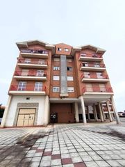 Flat in Muriedas. Apartamento de una habitacion  trastero que se puede unir a la v