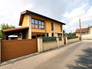 Chalet in Santa María de Cayón. Chalet independiente en la abadilla un refugio de lujo