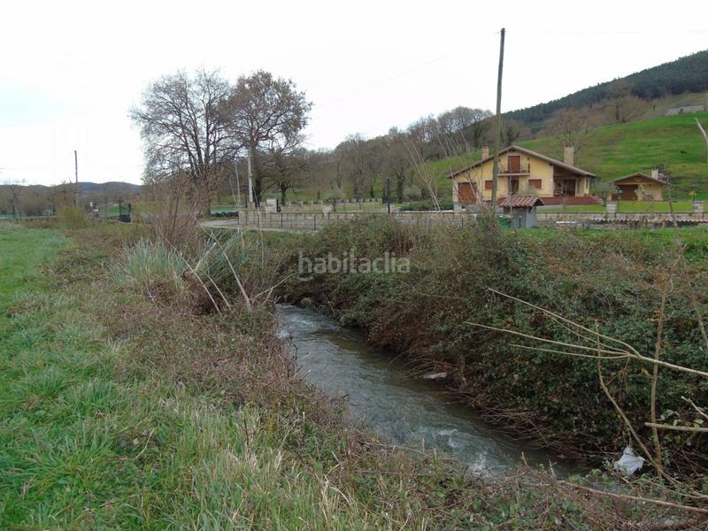 Foto f38b3e82-bb7b-475d-8cbb-98dc3212934c. Finca rústica a Santa María de Cayón
