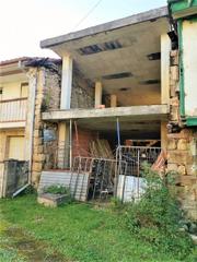House in Santa María de Cayón. Casa montañesa para reformar