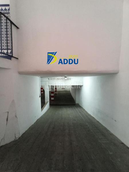 Foto 5bd35bc9-dc5d-4bec-9805-98eeb1a65c0d. Parking voiture dans Triana Casco Antiguo Sevilla