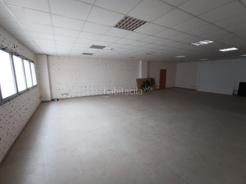 Foto 8a49cf64-4933-4d70-bf6b-a16ba265b803. Ufficio in república argentina in Avenida Juan Diego Bormujos