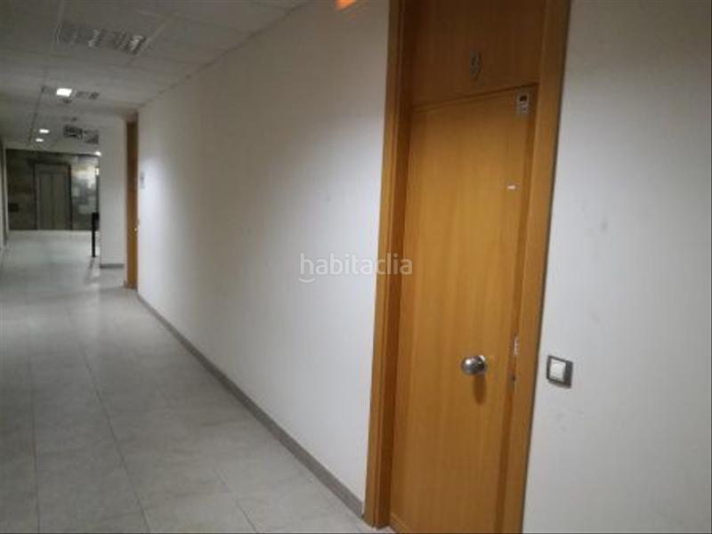 Foto b6ce89fb-1bc2-4a85-a377-d17d0f909e0f. Bureau dans Avenida Juan Diego Bormujos