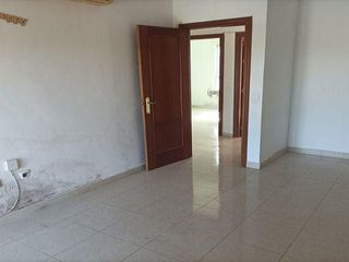 Haus  Federica montseny. Casa en venta en vistahermosa la feria, 3 dormitorios.