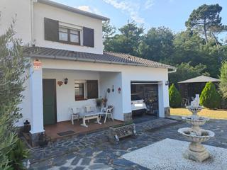 Casa a Riells i Viabrea. Casa a 4 vientos en riells i viabrea con amplio con jardn.