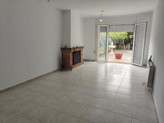 Casa adossada a Sant Celoni. Casa adosada en la batllòria.