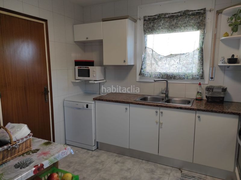 Foto 0652023d-343a-4493-8ecd-fb3e8f7f6688. Casa adossada amb calefacció a Breda