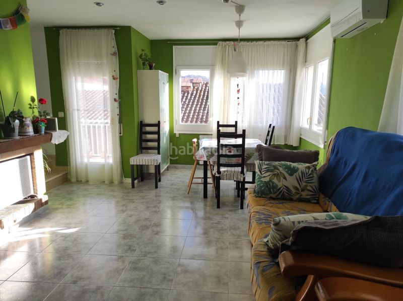 Foto ce47f2cf-3d82-4982-845e-05b3b127813d. Casa adossada amb calefacció a Breda