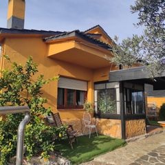 Casa in Riells i Viabrea. Casa con jardín en riells i viabrea